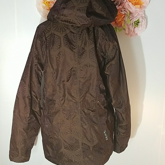 🌸 Spyder Skiing Jacket - Picture 3 of 8